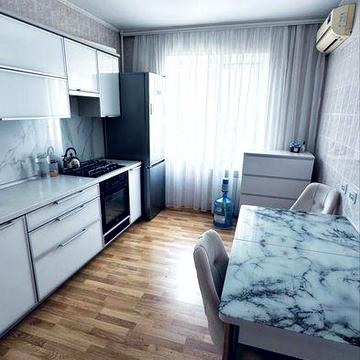 Продам трехкомнатную квартиру в Запорожье от хозяйки