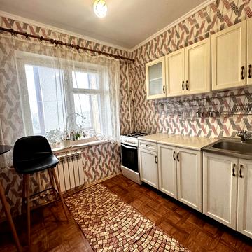 Йорданська вул. (Лайоша Гавро), 8