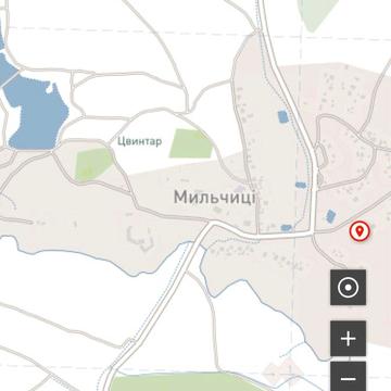 Продаж будинку і земельних ділянок