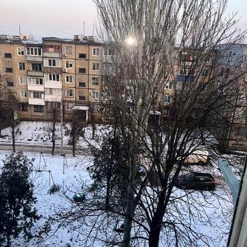 Квартира 17 квартал біля парку чекає на господаря !