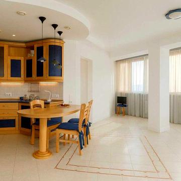 Оренда 3-ої квартири вулиця Бастіонна 15 Газ 3 поверх Печерський Центр