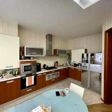 4-к. кв. вул. Молочна 20, р-н м. "Спортивна"