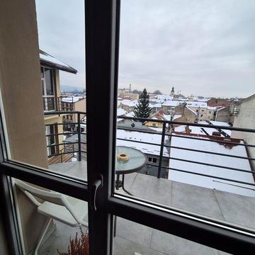 Здається в Оренду  на любий короткий термін квартира у Центрі міста Уж