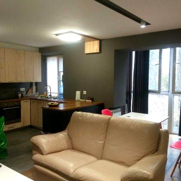 Здаємо в оренду2-кімнатну  квартиру на вулиці Золотій.