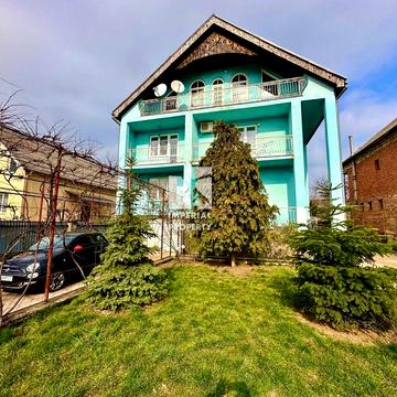 Продам великий будинок в Ужгороді! Підійде під комерційні проєкти !