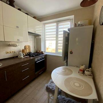 Продам двокімнатну квартиру по вул. Холодноярської бригади