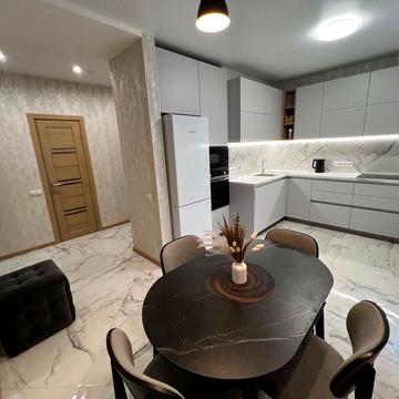 Миколи Гулака вул., 4