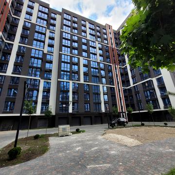 Богдана Хмельницького вул., 94