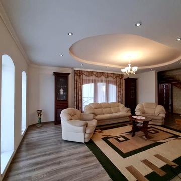 Будинок в дуже гарному селі (Велика Добронь)