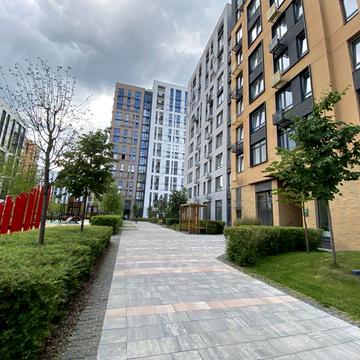 Салютна вул., 2