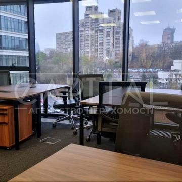 Болсуновська вул. (Сергія Струтинського), 17