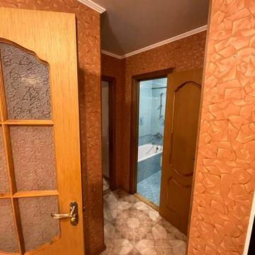 Продаж 2кім.квартири Космонавтів