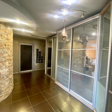 Тополина вул., 8а