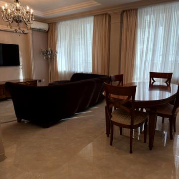 Велика двокімнатна квартира біля парку Перемоги, ЖК Армійський