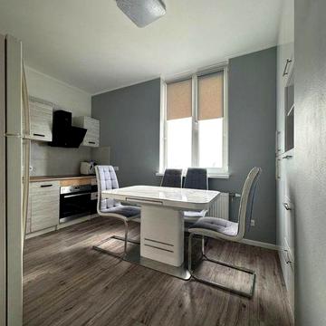 Здам в оренду сучасну 2кімн квартиру (будинок з генератором)