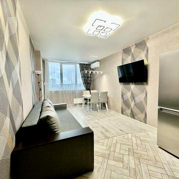 Сверстюка, 6е Квартира з якісним ремонтом Метро 10хв пішки Є генератор