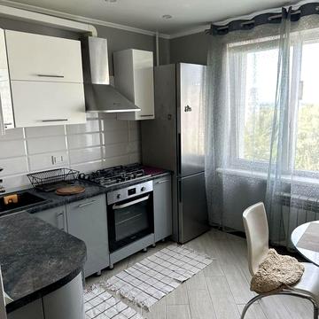 Набережна Перемоги вул., 58