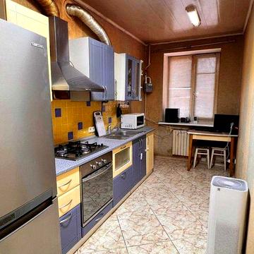 Продам трикімнатну квартиру