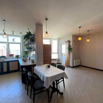 Анни Ахматової вул., 22