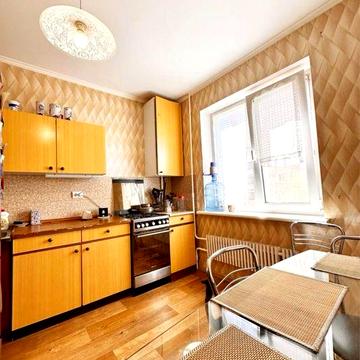 2к квартира , пр  Свободи , 4 поверх