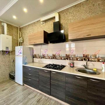 Центр! Простора двокімнатна квартира в новобудові!