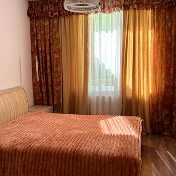 Продаю 2х кімнатну квартиру з і/о та терасою та паркомісцем  у новобуд