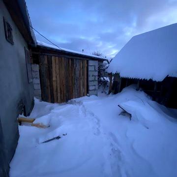 Будинок в селі.