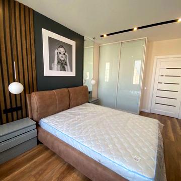 Дніпровська набережна вул., 16-Г