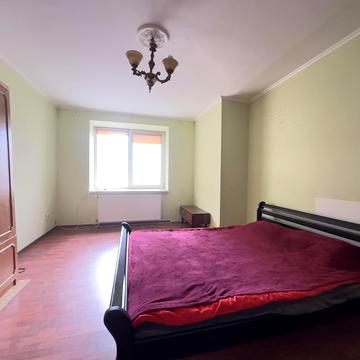 Богдана Хмельницького вул., 53