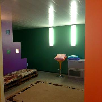 Менахем-Мендл Шнеєрсона вул. (Мініна), 7