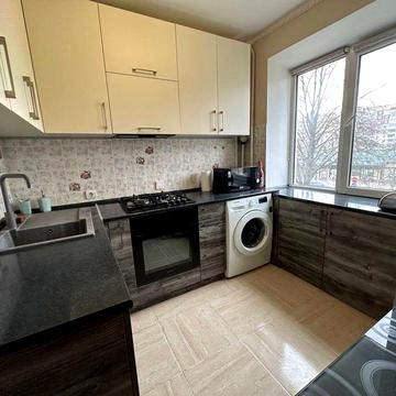 Продаж квартири вул. Торговиця