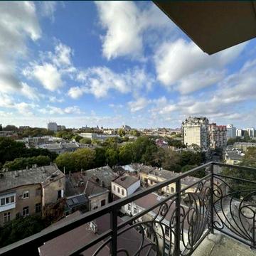 Квартира в ЖК " Аполлон" на Карантинной западная сторона, балкон ЖК Аполлон на Карантинной