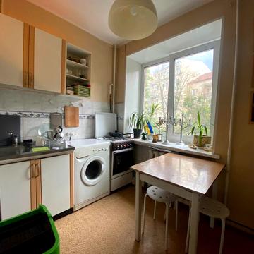 Мала Житомирська вул., 10