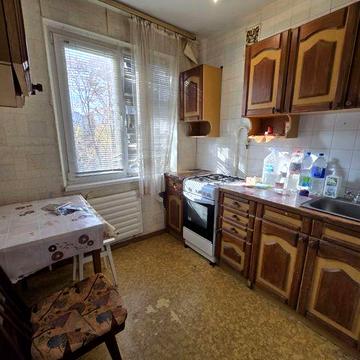 Простора 2-кімнатна під ремонт | район Космонавтів