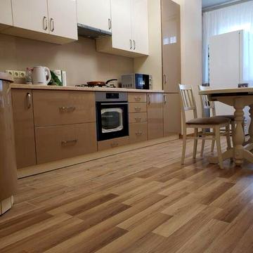 Центр міста 2-кімнатна квартира вул. Коновальця