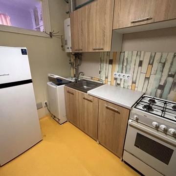 Донецька вул., 61