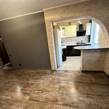 Здам 1 кім  по Володимира Великого