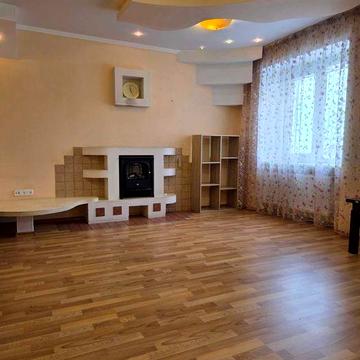 Продам квартиру площею 127 кв.м.  по Сумгаїтській, 17/1.