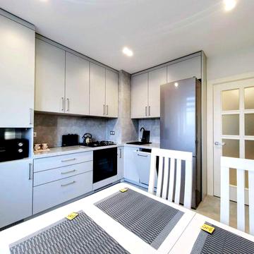 Здається 2-Х кімнатна "НОВОБУДОВА" на вул.ГЕРОЇВ МАЙДАНУ (ТЦ Майдан)