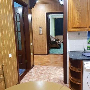 Продам двокімнатну квартиру. Центр. Сталінка. Власник