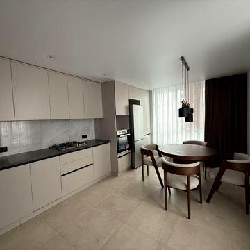 Продається 2- ох км квартира, р-н Центр, пров. Цегельний