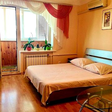 Підгірна вул., 3