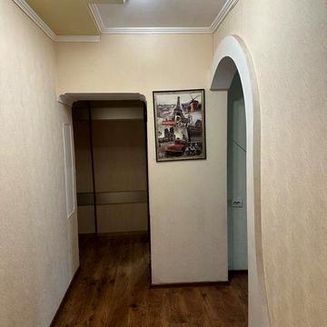 Продам двокімнатну повнометражну квартиру