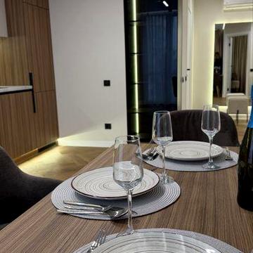 Продаж 1,5-кім. в центрі. Дизайнерський ремонт , повністю укомплектова