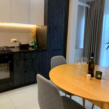 Продаж 1 кімнатної квартири з кухнею студією вул. Білогірська