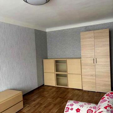 З ремонтом. 1 - кімнатну квартиру в районі Виставки