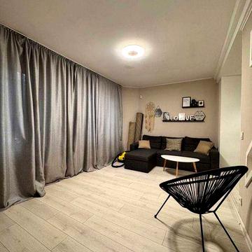 ПРОДАМ 2-кімнатну квартиру з капітальним ремонтом на Черемушках