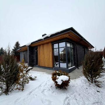 Продам дом с бассейном в Новоалександровке 150 кв район Школы