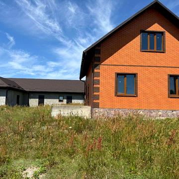 Продам добротний будинок з ділянкою в Дубровиці!!