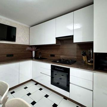 Продам 2-кімнатну квартиру з ремонтом та АГВ